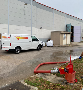 Maintenance poteau bouche incendie